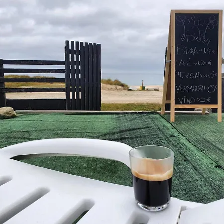 Atlantic Surfers Hostel *