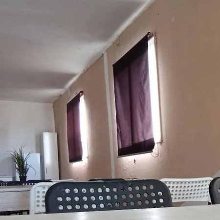 旅馆 Coruna Backpackers *