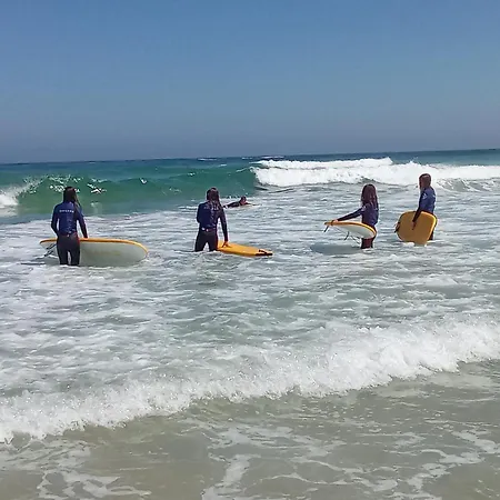 Atlantic Surfers Hostel *