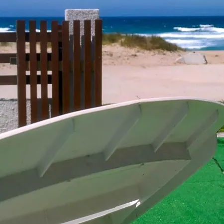 Atlantic Surfers Hostel *